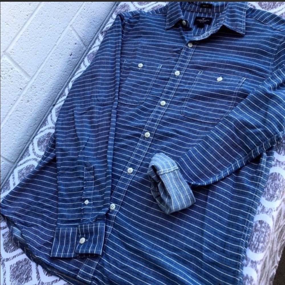 American Eagle Outfitters Men’s Large Denim Chambray Button Up Shirt BNWT
